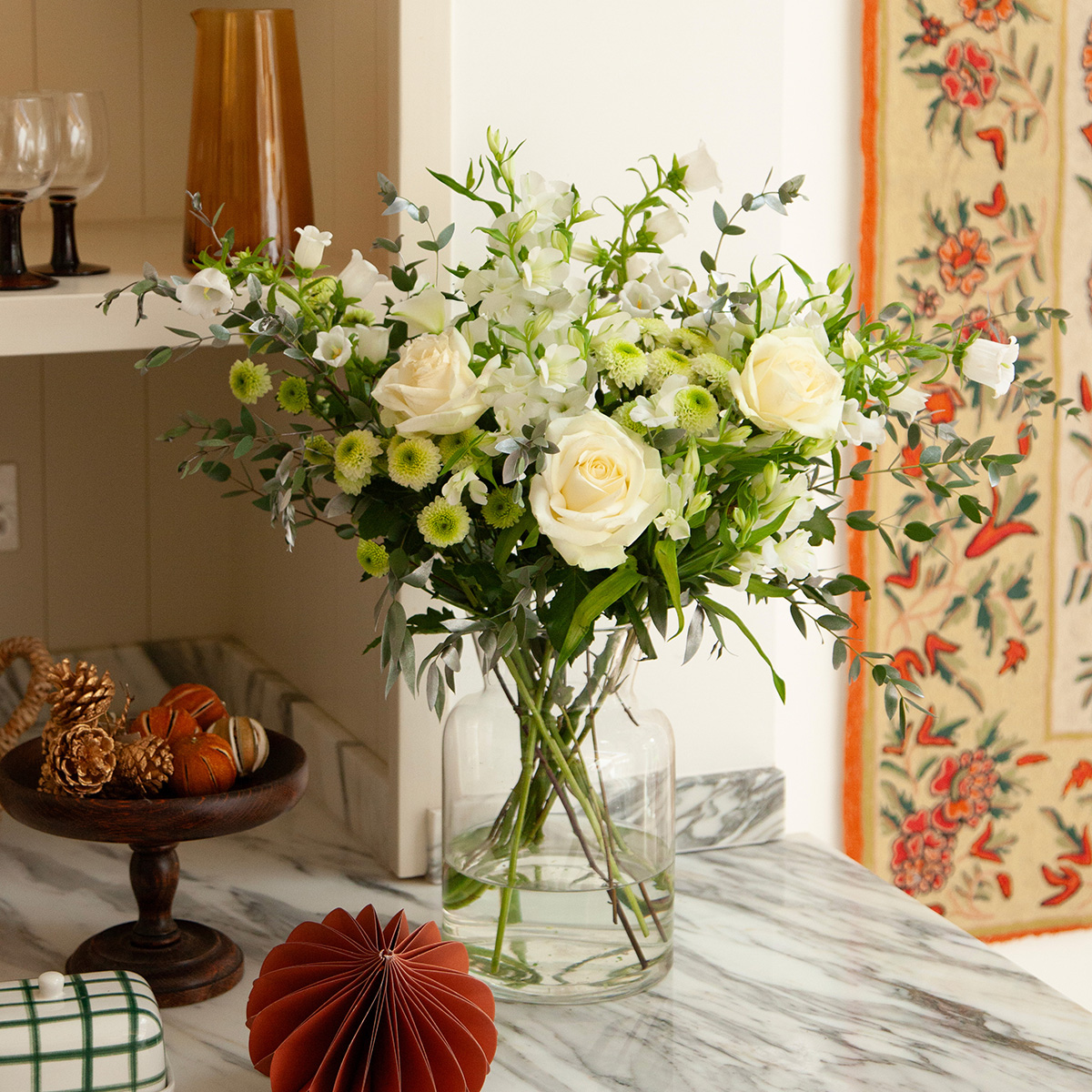 Christmas flower bouquet with white alstroemeria and campanula | Send flowers online | Christmas Lights | size: classic image